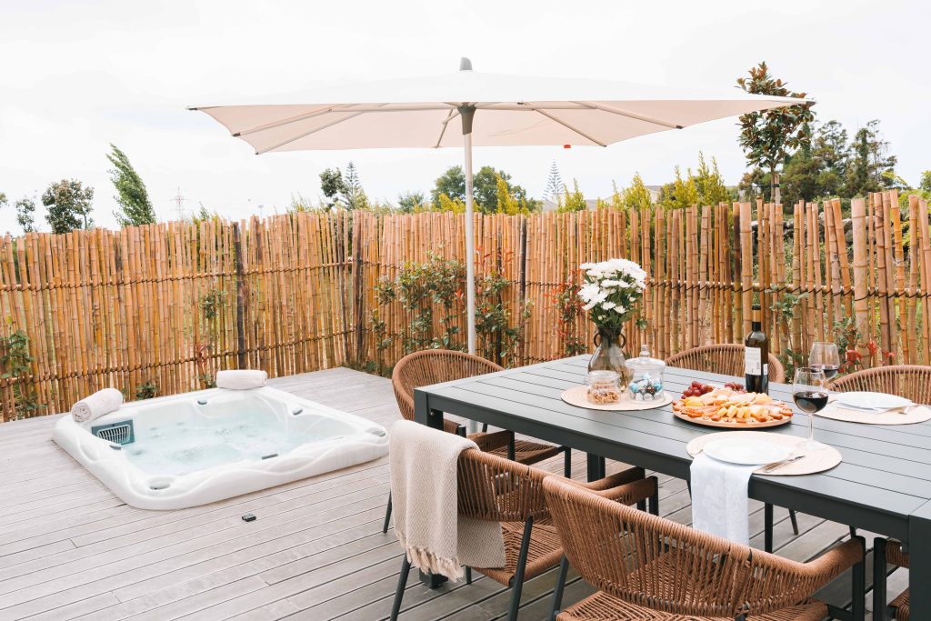 Área Exterior + Jacuzzi